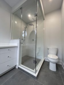 Guest room walk in shower