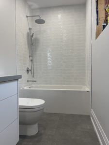 Kids tub and Bathroom