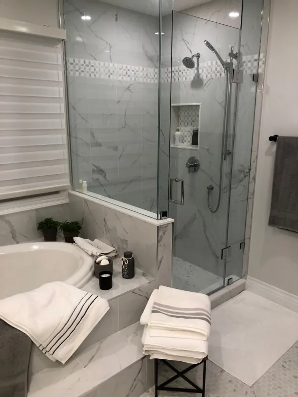 Modern bathroom renovation in Mississauga